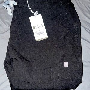 Figs YOLA skinny scrub pants, size small TALL. Never worn.